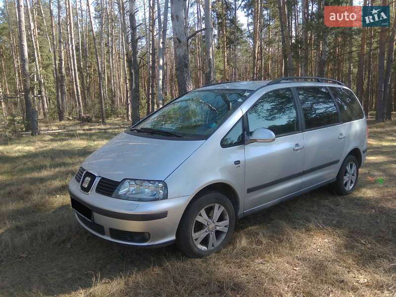 Минивэн SEAT Alhambra 2009 в Коростене