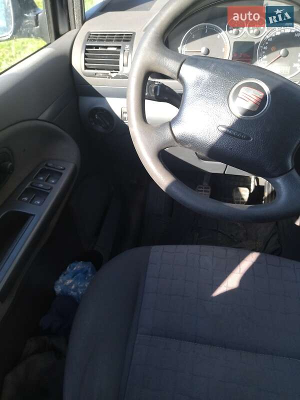 Минивэн SEAT Alhambra 2007 в Дубно