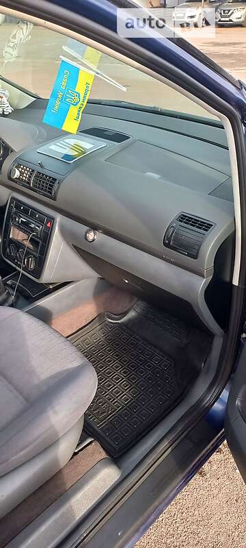 Мінівен SEAT Alhambra 2001 в Житомирі
