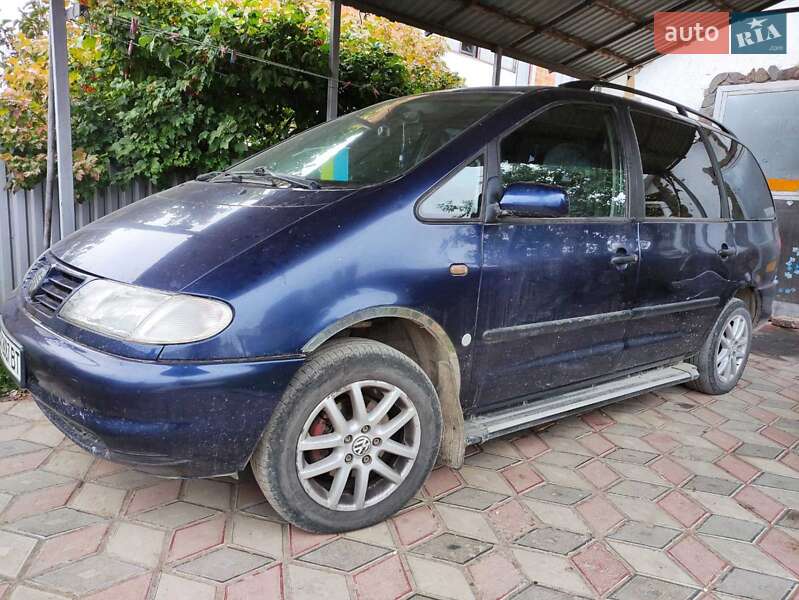 Мінівен SEAT Alhambra 2000 в Кельменцях