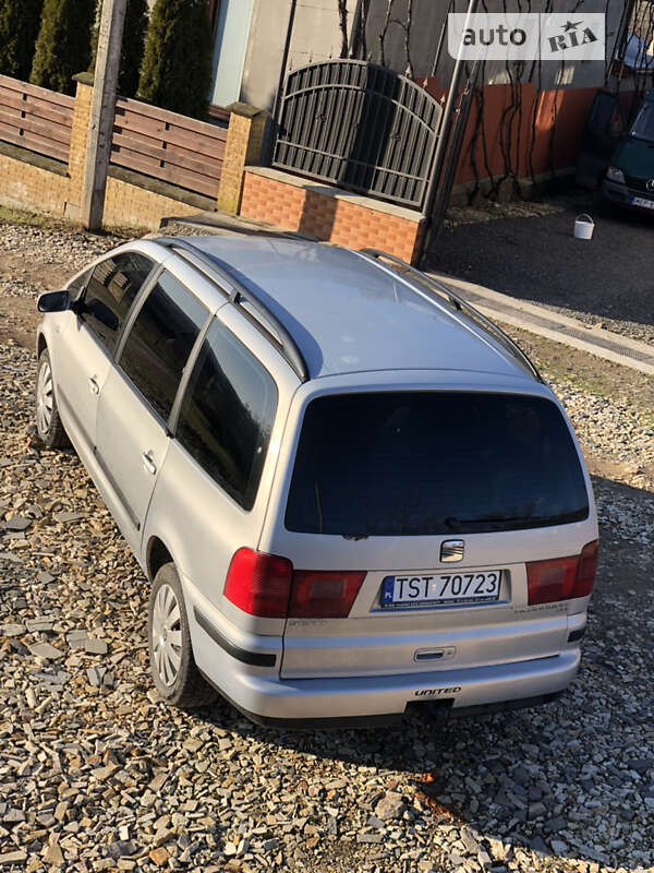 Минивэн SEAT Alhambra 2003 в Иршаве