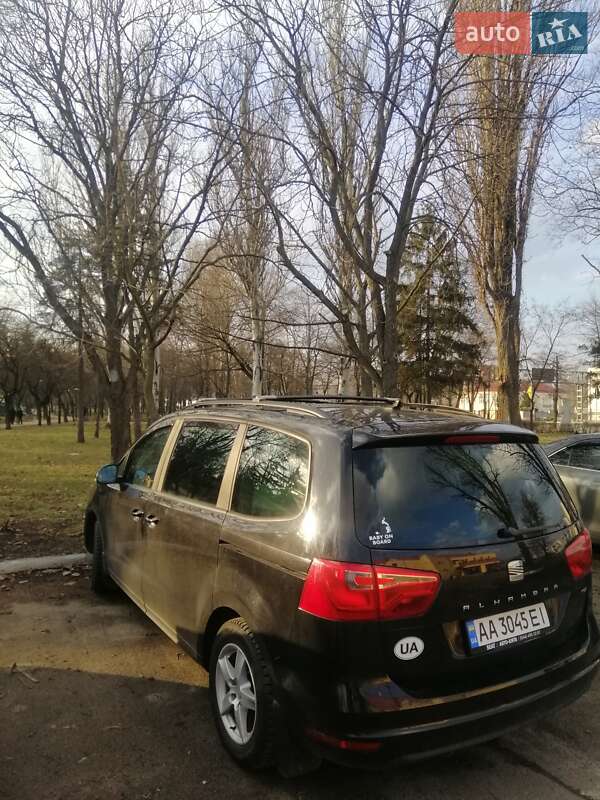 Минивэн SEAT Alhambra 2015 в Киеве
