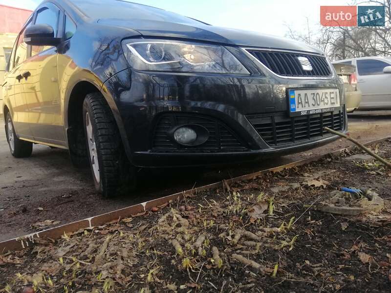 Минивэн SEAT Alhambra 2015 в Киеве