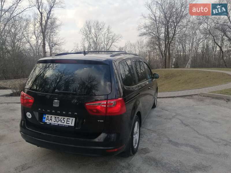 Минивэн SEAT Alhambra 2015 в Киеве
