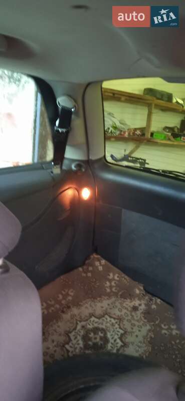 Минивэн SEAT Alhambra 2004 в Кропивницком