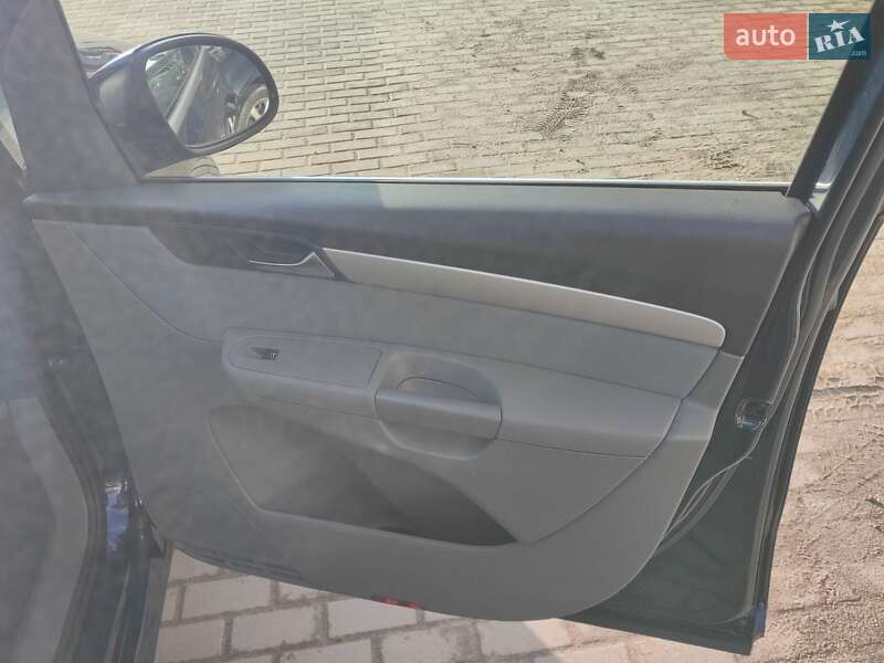 Минивэн SEAT Alhambra 2010 в Киеве