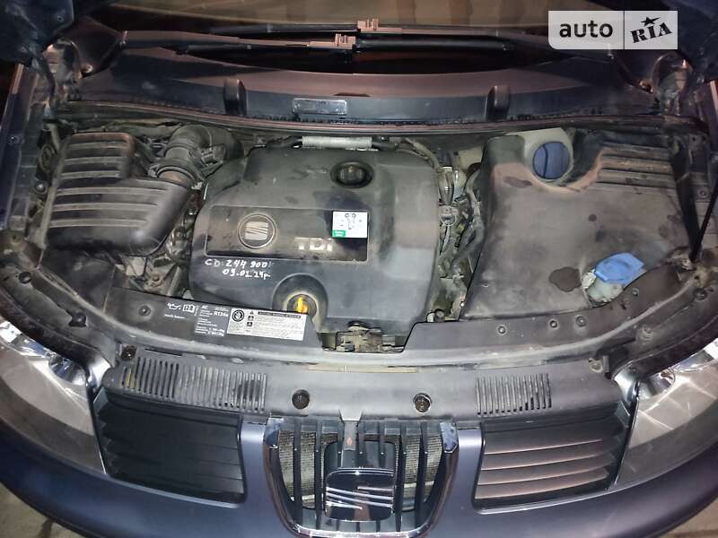 Мінівен SEAT Alhambra 2009 в Чернівцях