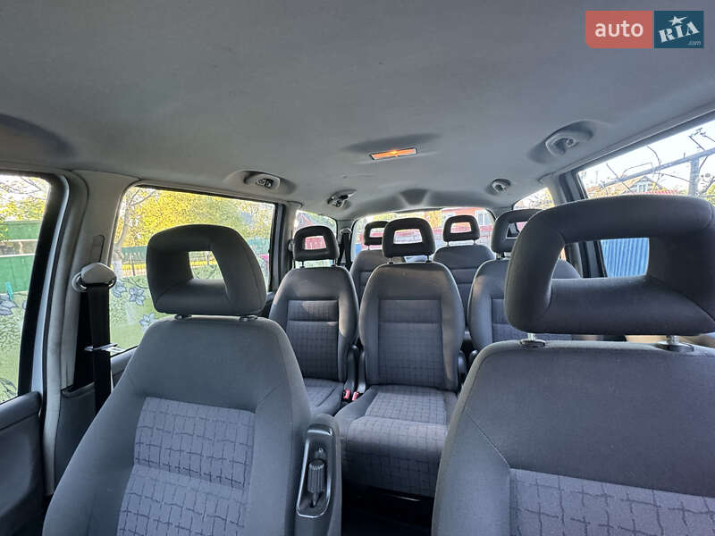 Минивэн SEAT Alhambra 2004 в Владимире