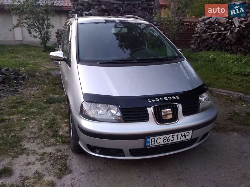 Минивэн SEAT Alhambra 2009 в Львове