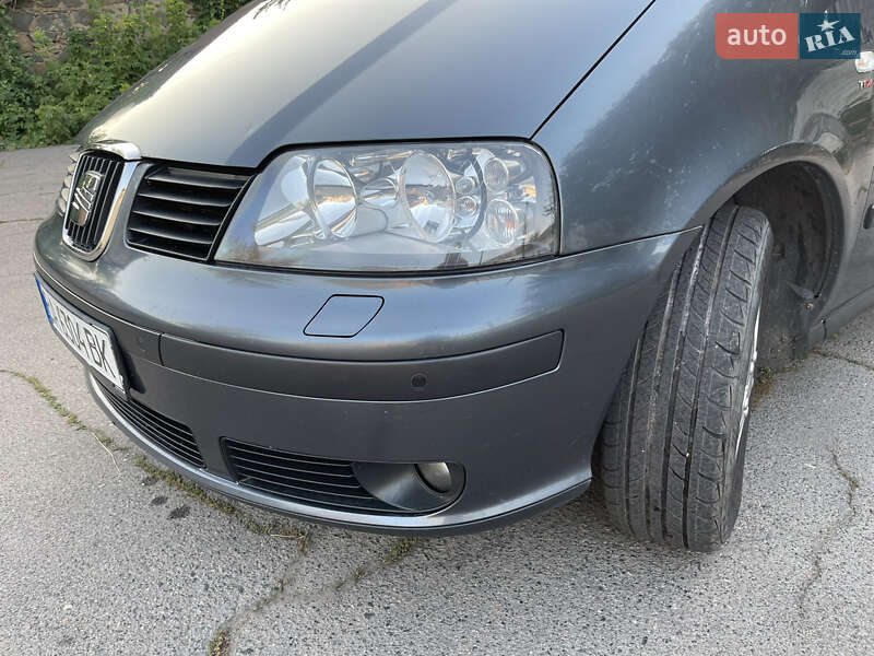 Минивэн SEAT Alhambra 2008 в Новоархангельске