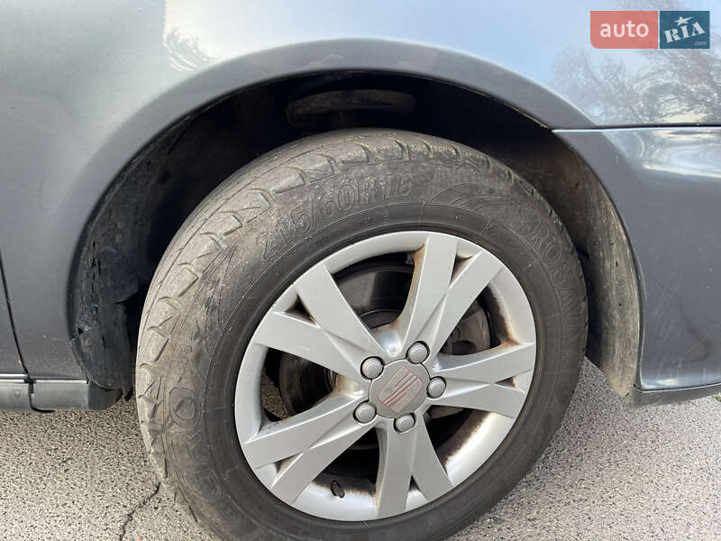 Минивэн SEAT Alhambra 2008 в Новоархангельске