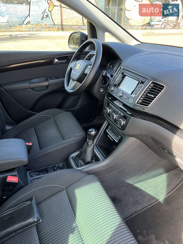 Минивэн SEAT Alhambra 2014 в Луцке