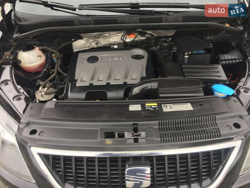 Мінівен SEAT Alhambra 2014 в Чернівцях