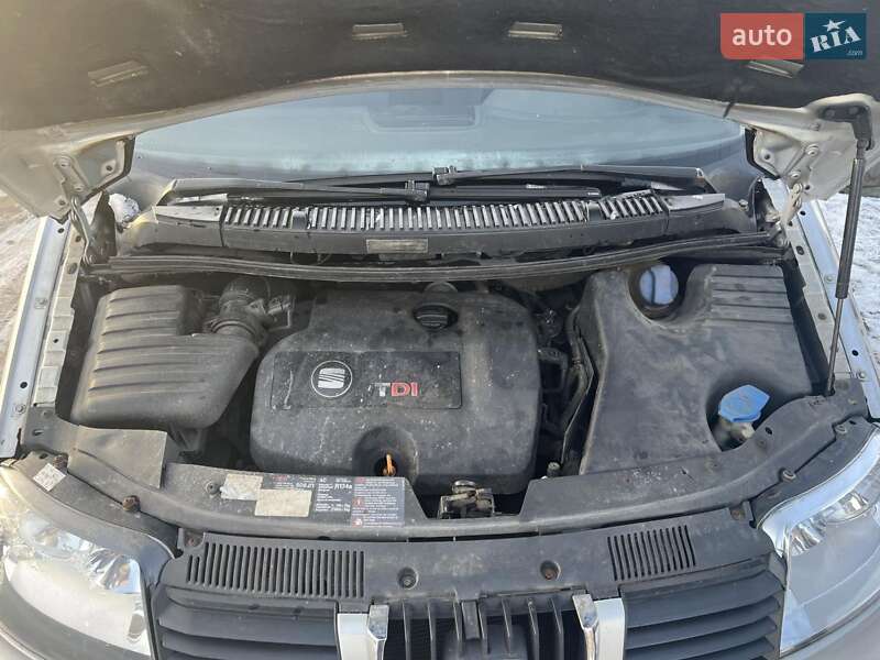 Минивэн SEAT Alhambra 2002 в Шептицькому