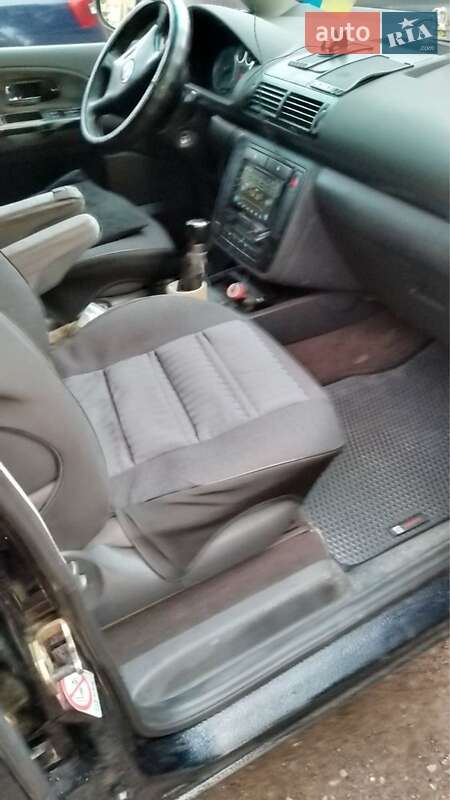 Минивэн SEAT Alhambra 2003 в Великом Березном