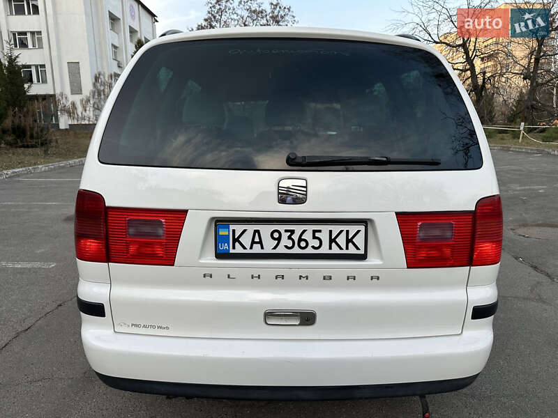 Минивэн SEAT Alhambra 2009 в Киеве