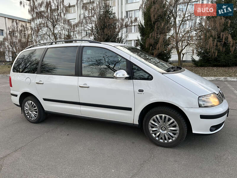 Минивэн SEAT Alhambra 2009 в Киеве
