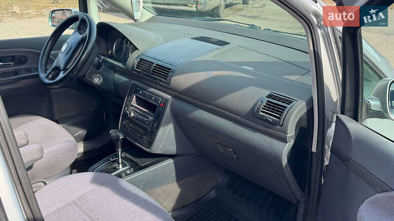 Минивэн SEAT Alhambra 2001 в Нововолынске