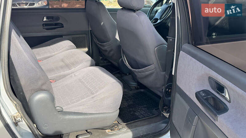 Минивэн SEAT Alhambra 2001 в Нововолынске