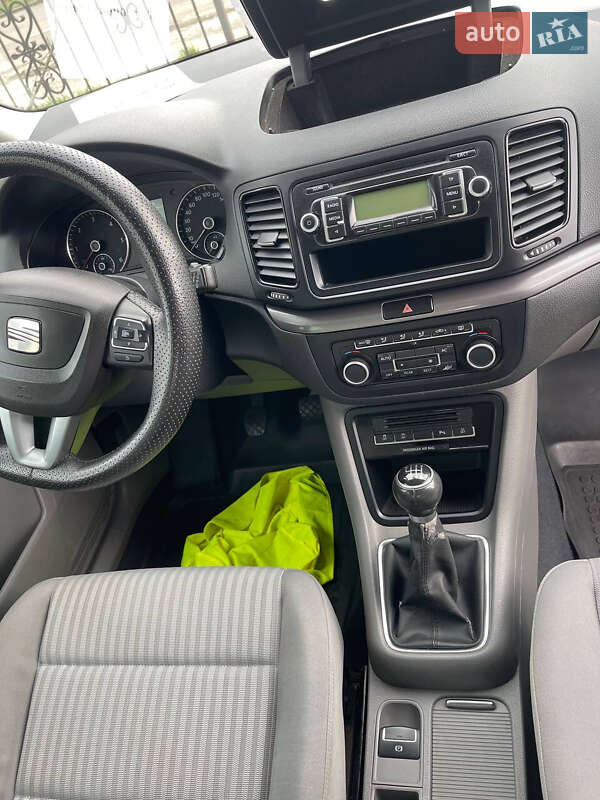 Минивэн SEAT Alhambra 2011 в Тячеве