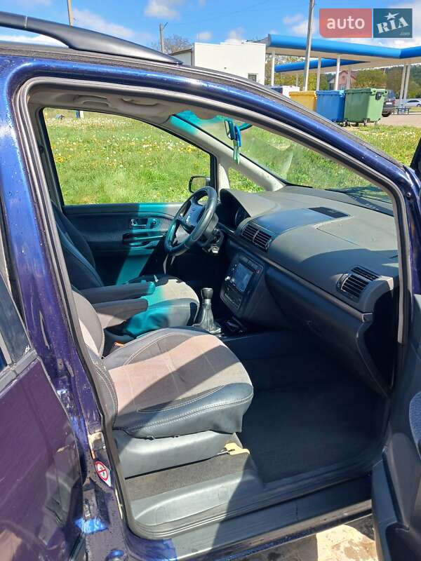 Мінівен SEAT Alhambra 2005 в Вижниці