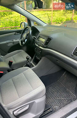 Минивэн SEAT Alhambra 2010 в 