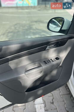 Мінівен SEAT Alhambra 2011 в 