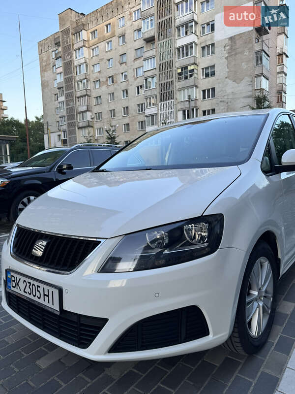 Минивэн SEAT Alhambra 2014 в Млинове