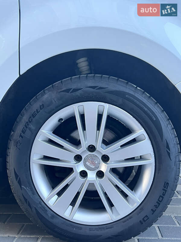 Минивэн SEAT Alhambra 2014 в Млинове