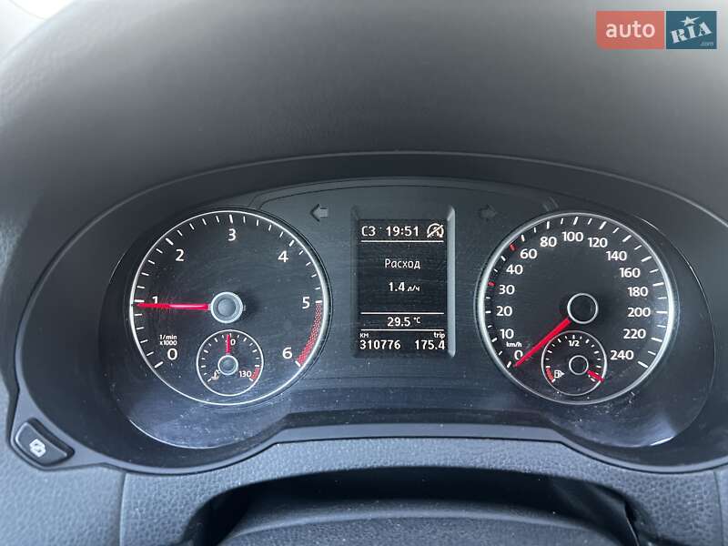 Минивэн SEAT Alhambra 2011 в Краматорске