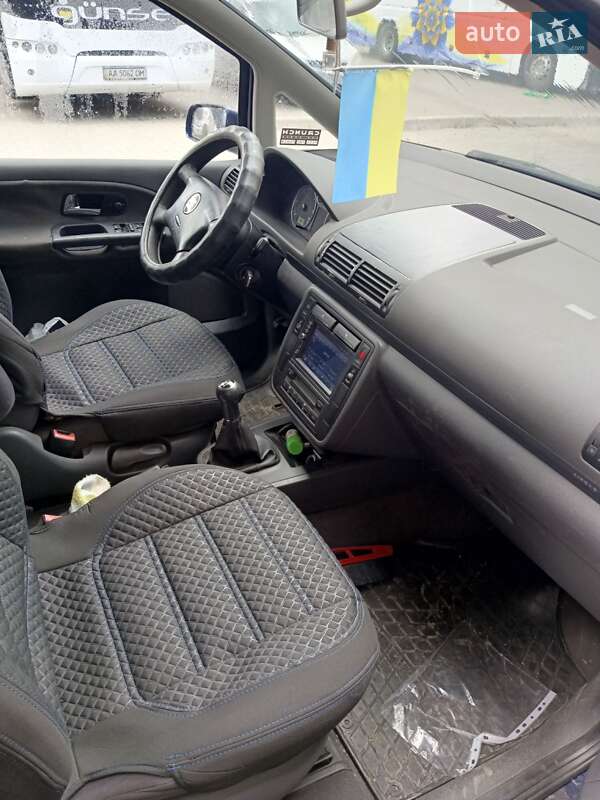 Мінівен SEAT Alhambra 2003 в Києві