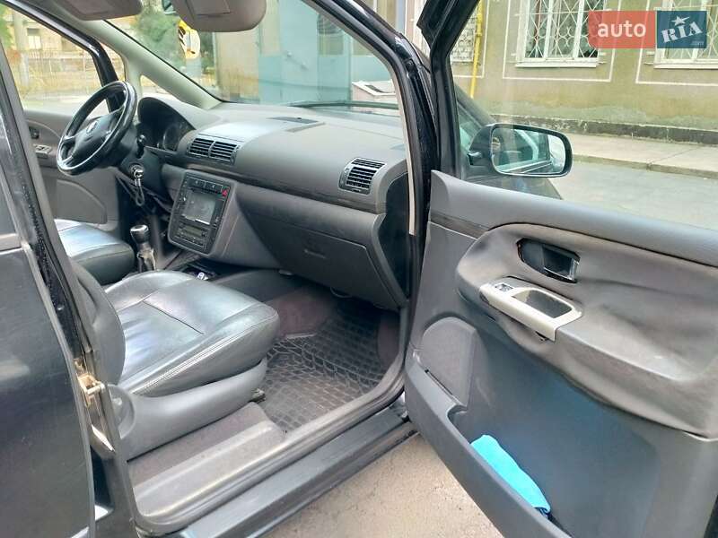 Минивэн SEAT Alhambra 2004 в Кривом Роге