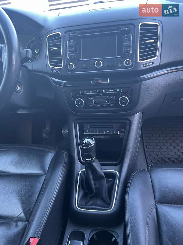 Минивэн SEAT Alhambra 2012 в Черновцах