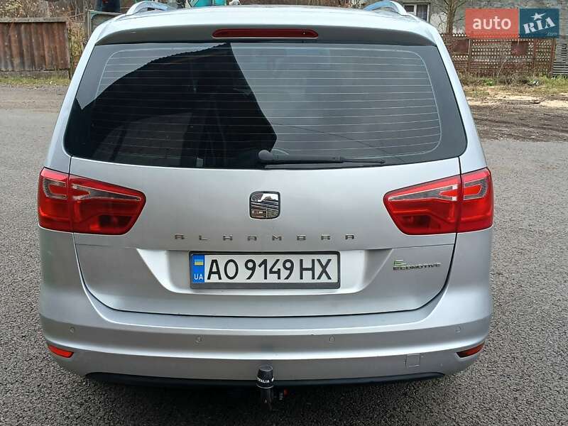 Минивэн SEAT Alhambra 2010 в Нижних Воротах