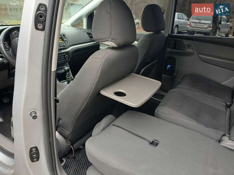 Минивэн SEAT Alhambra 2010 в Нижних Воротах