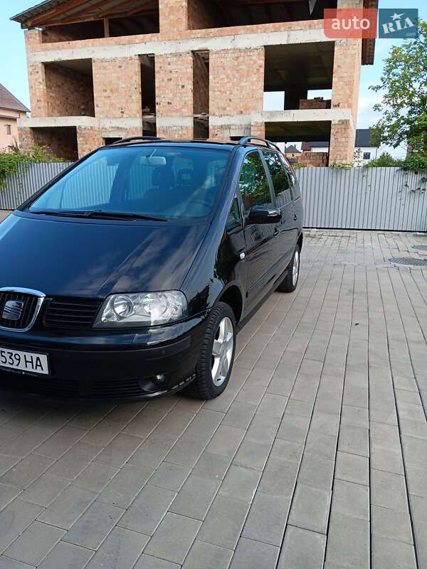 Минивэн SEAT Alhambra 2006 в Черновцах
