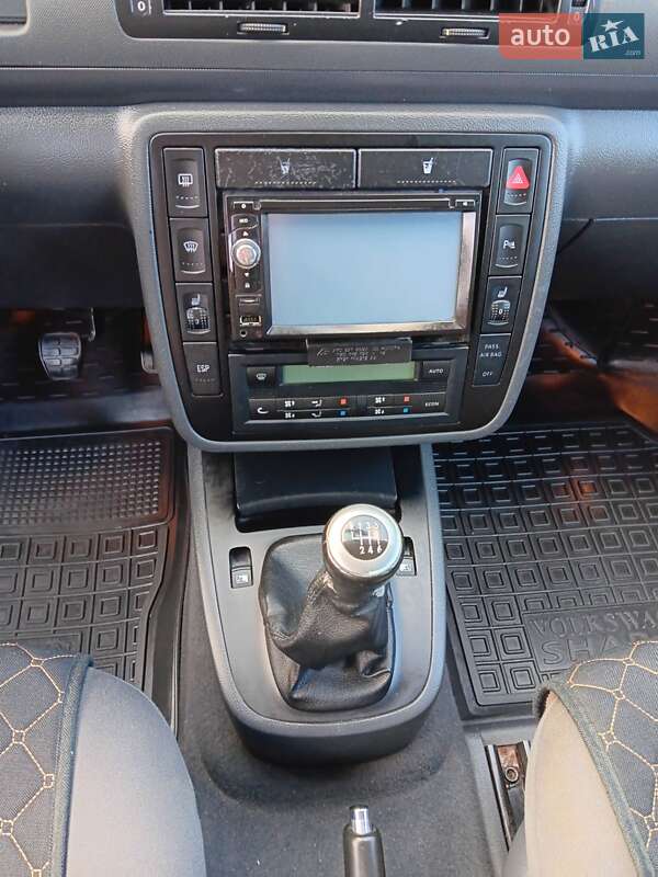Минивэн SEAT Alhambra 2006 в Черновцах