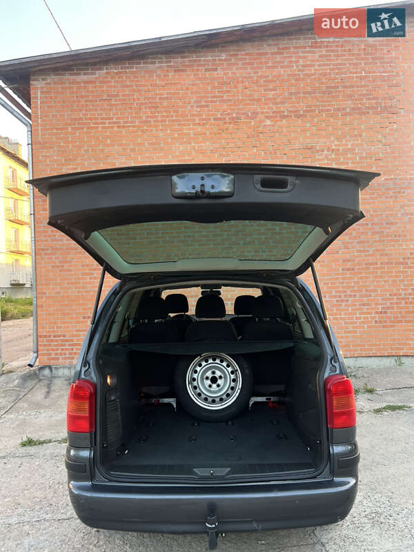 Минивэн SEAT Alhambra 2008 в Самборе