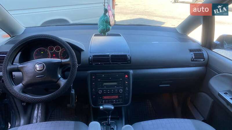 Минивэн SEAT Alhambra 2007 в Черновцах