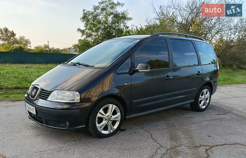 Минивэн SEAT Alhambra 2010 в Кременчуге