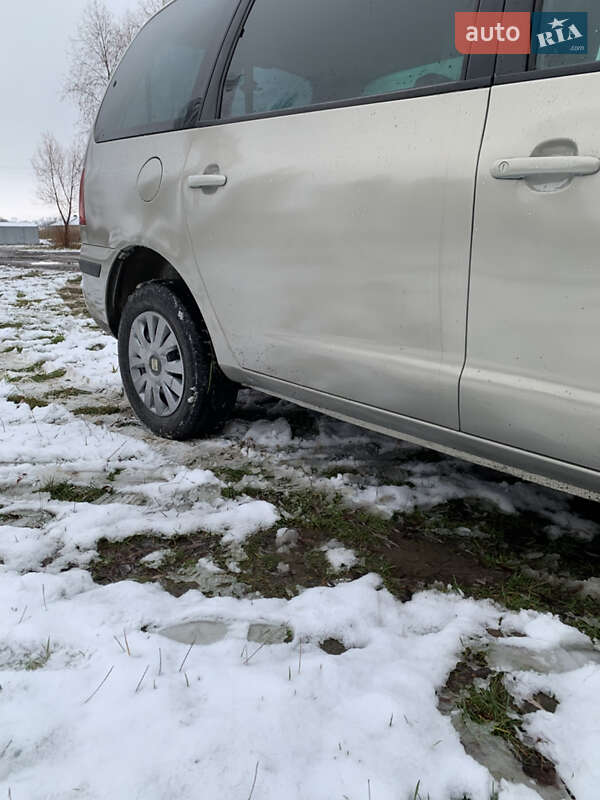 Минивэн SEAT Alhambra 2001 в Ровно