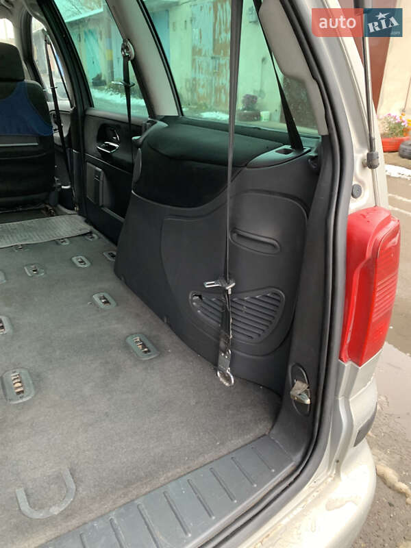 Минивэн SEAT Alhambra 2001 в Ровно