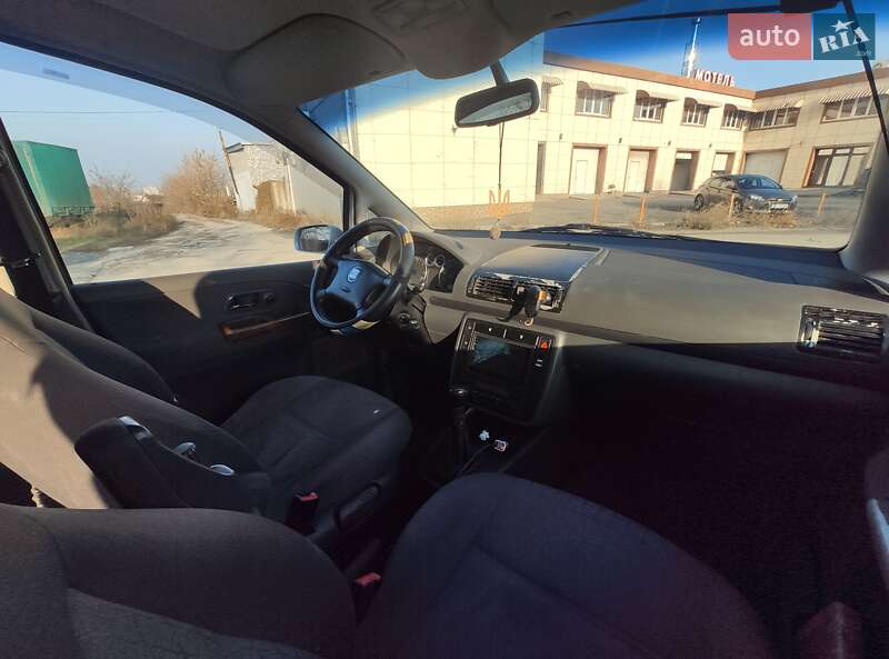 Мінівен SEAT Alhambra 2001 в Дніпрі