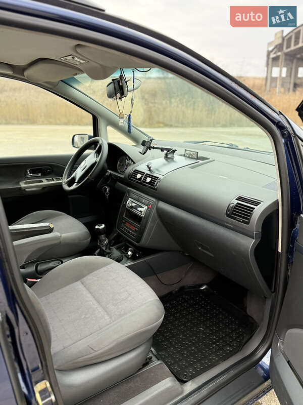 Минивэн SEAT Alhambra 2005 в Новояворовске