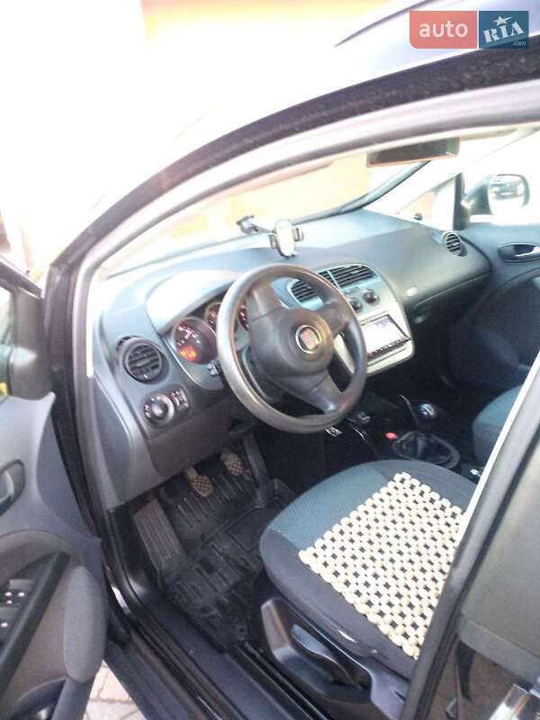 Минивэн SEAT Altea XL 2008 в Брошневе