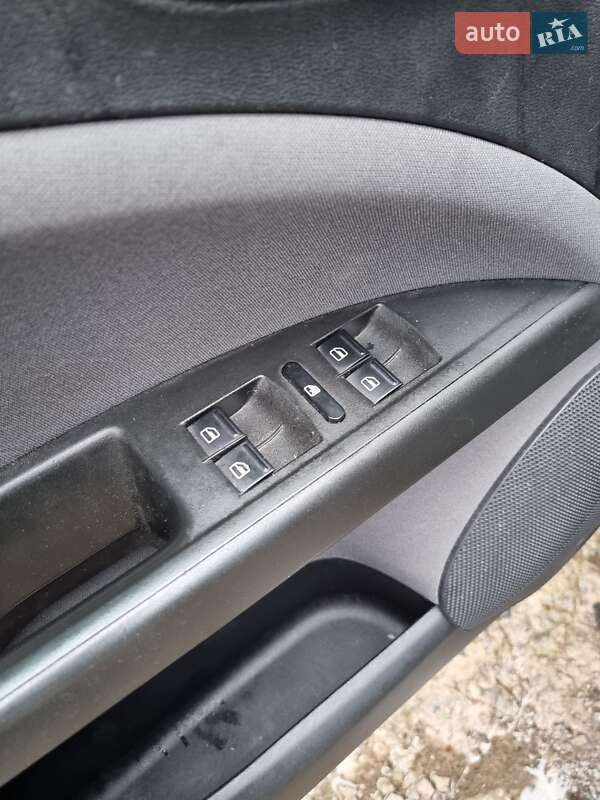 Минивэн SEAT Altea XL 2011 в Лубнах