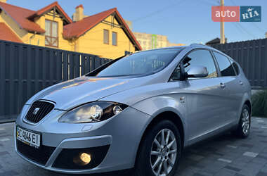 Минивэн SEAT Altea XL 2011 в 