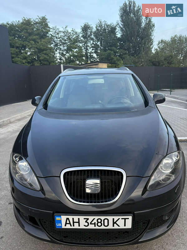 Минивэн SEAT Altea XL 2008 в Обухове