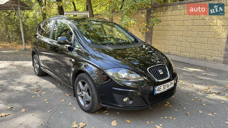 Минивэн SEAT Altea XL 2015 в Новомосковске