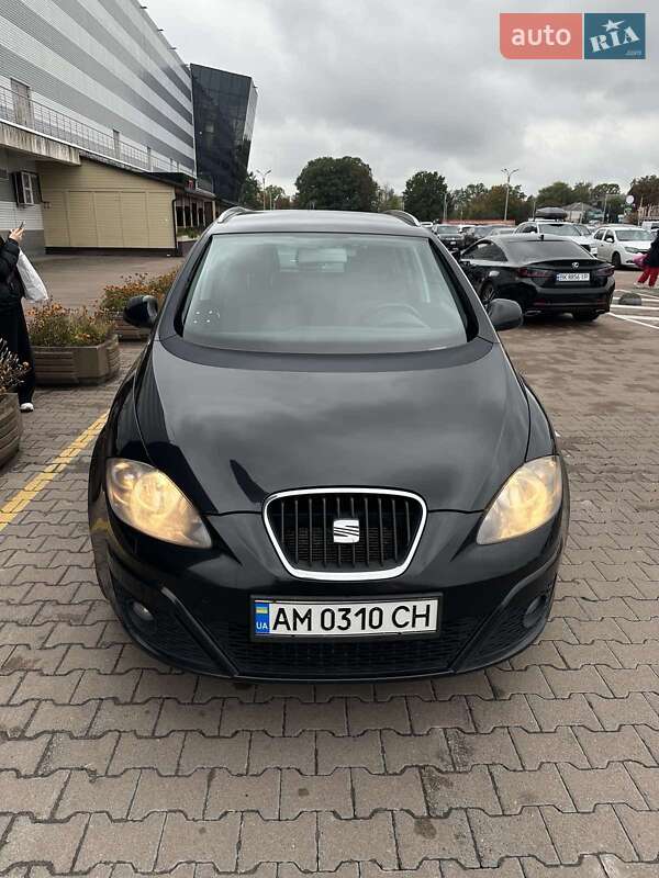 Минивэн SEAT Altea XL 2013 в 